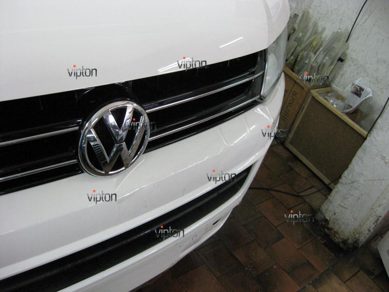 Автомобиль Volkswagen Multivan. / Нанесение антигравийной пленки VENTURESHIELD. 1