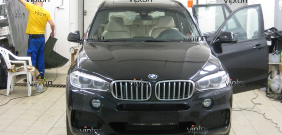 BMW X5: бронирование стекол 1