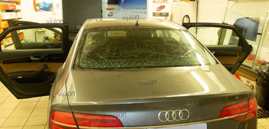 Audi A8: установка ударопрочной пленки 3