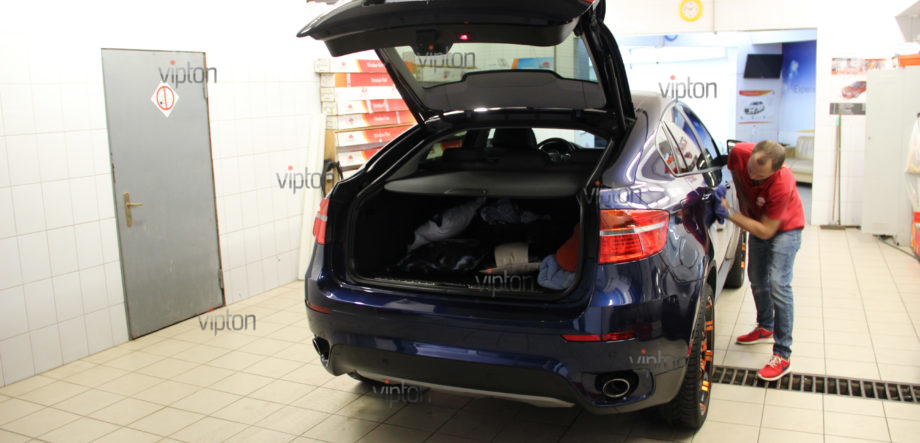 BMW X6:  Абразивная полировка кузова и нанесение керамического 1