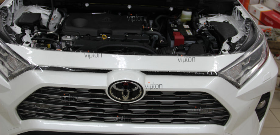 Toyota RAV4: Антигравийное покрытие 4