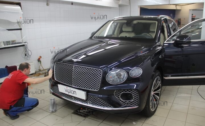 Bentley Bentayga 8