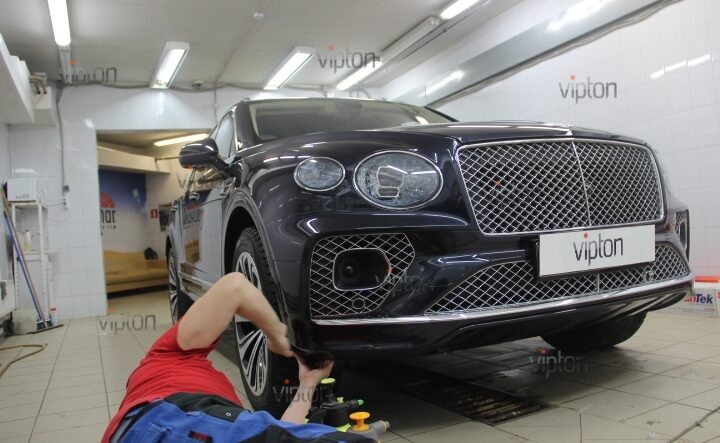 Bentley Bentayga 2