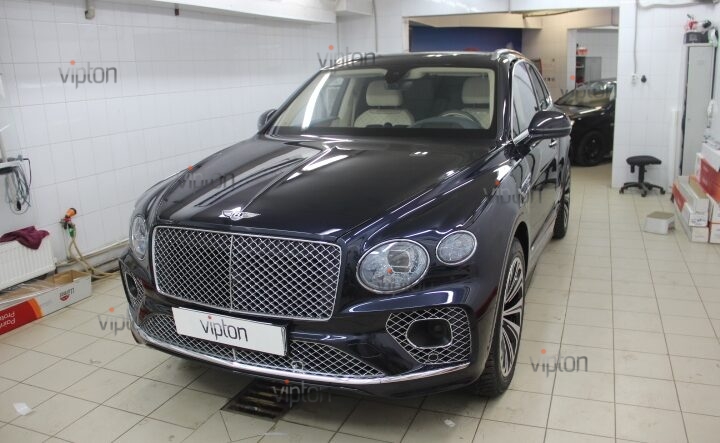 Bentley Bentayga 3