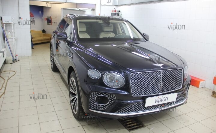 Bentley Bentayga 4