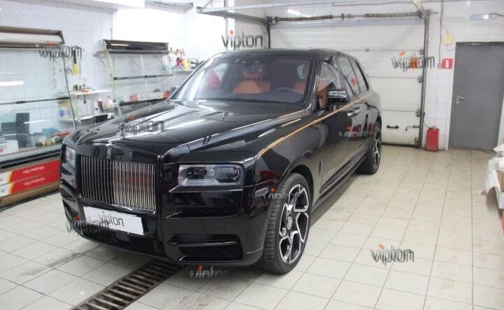 Rolls-Royce Cullinan 13